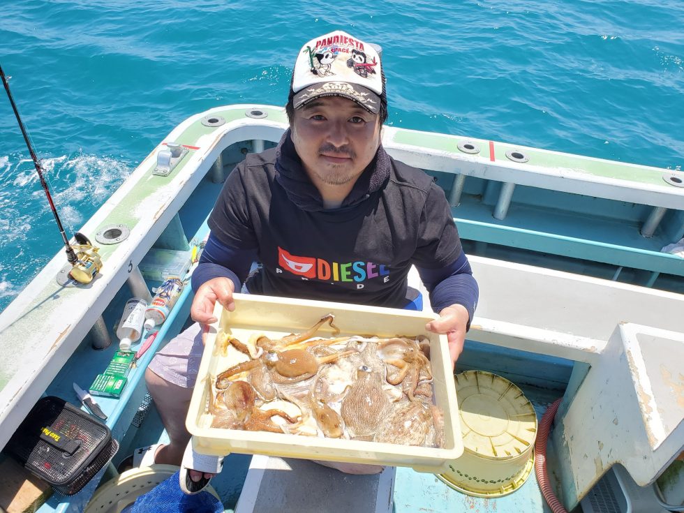明日(月)も出船確定です!ご予約受付中