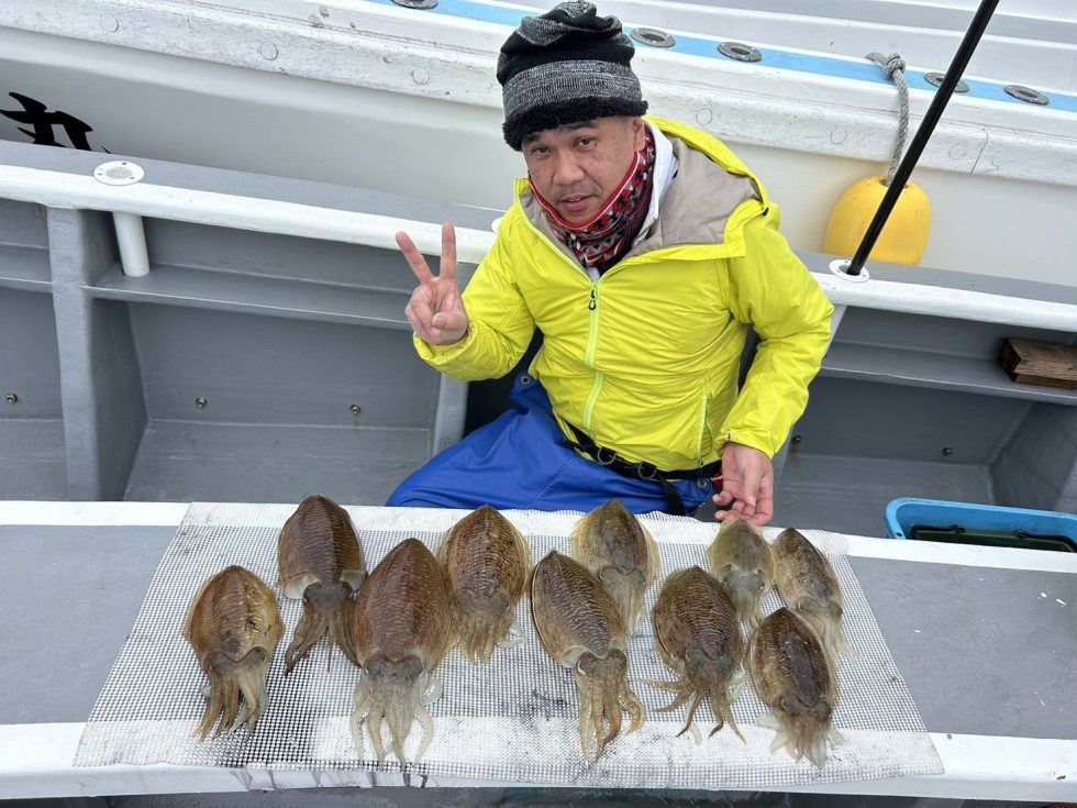 忠栄丸恒例コウイカ釣り爆乗り中！