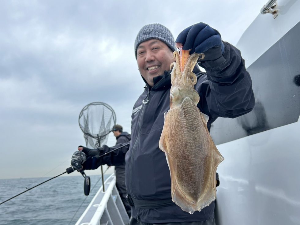 ２隻に分乗ゆったり釣行でした