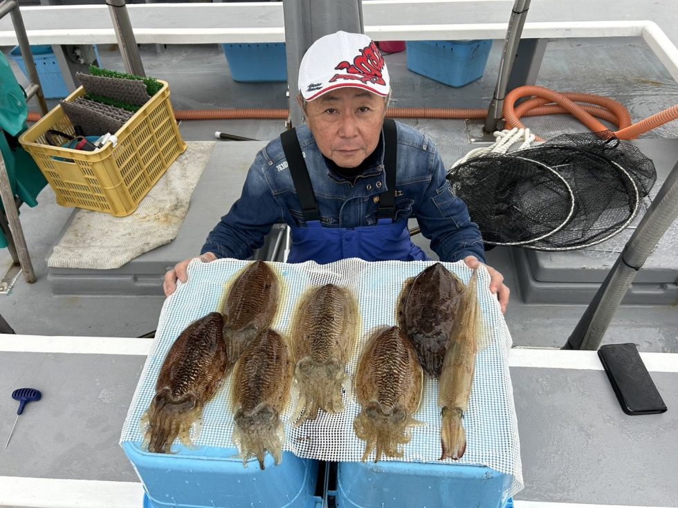 人気のコウイカ！２隻分乗でした
