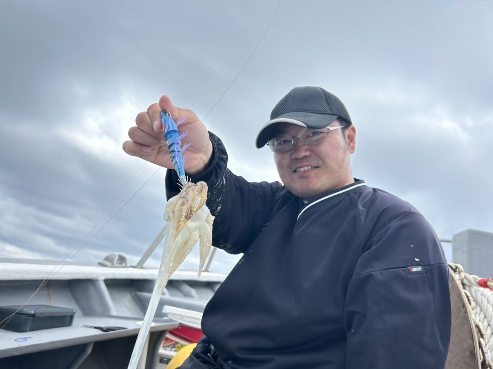 巻き上げ途中に何か大きな魚に教われて下足だけゲット