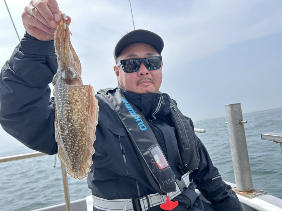 明日、イサキ釣り、コウイカ釣り、出船確定です!