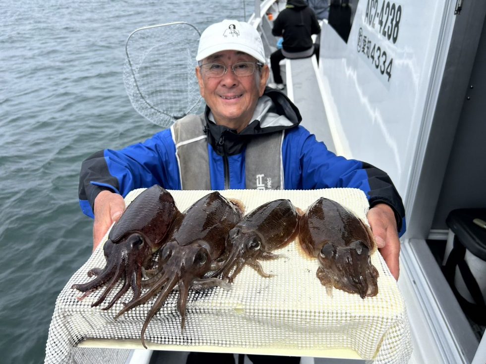 大山沖イサキ釣り、コウイカ釣り、一つテンヤ真鯛、予約受付中