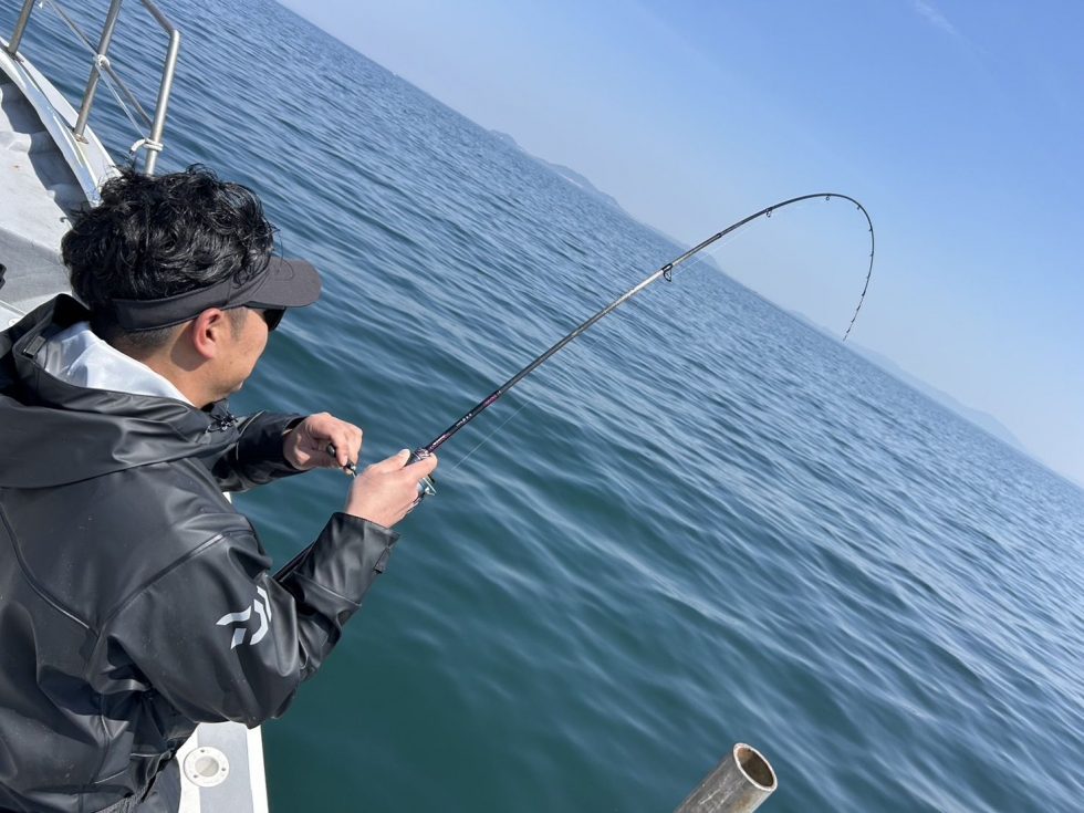 金森さん大型ヒット!竿ぶち曲がり!