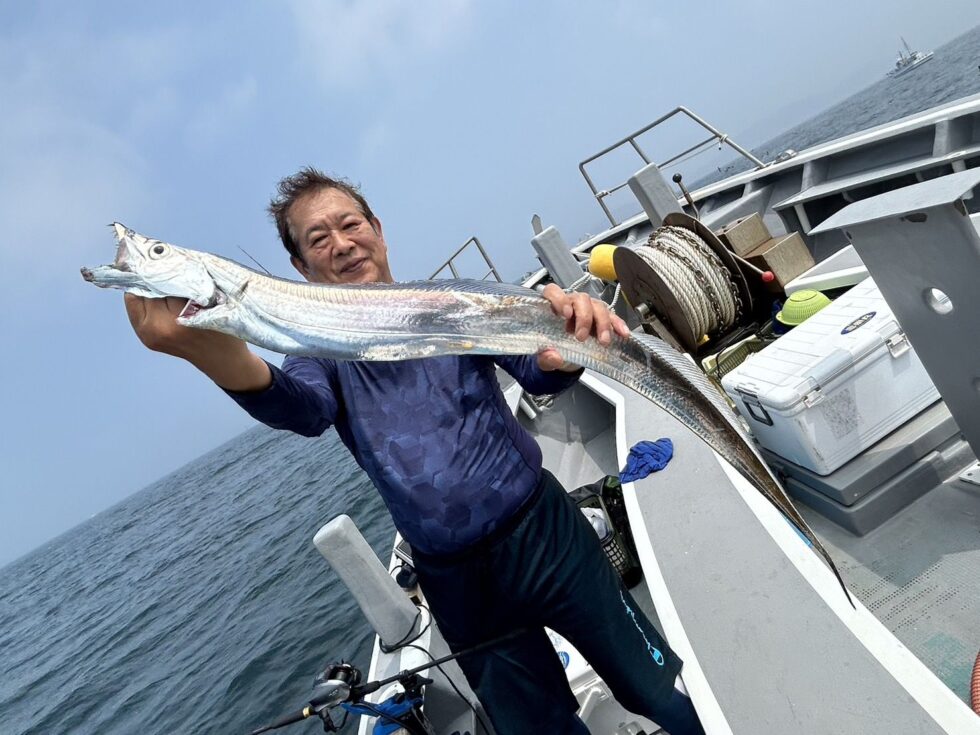 テンヤタチウオ出船!昨年142㎝神龍釣り座上げた名人さんは今日も大型ゲット!