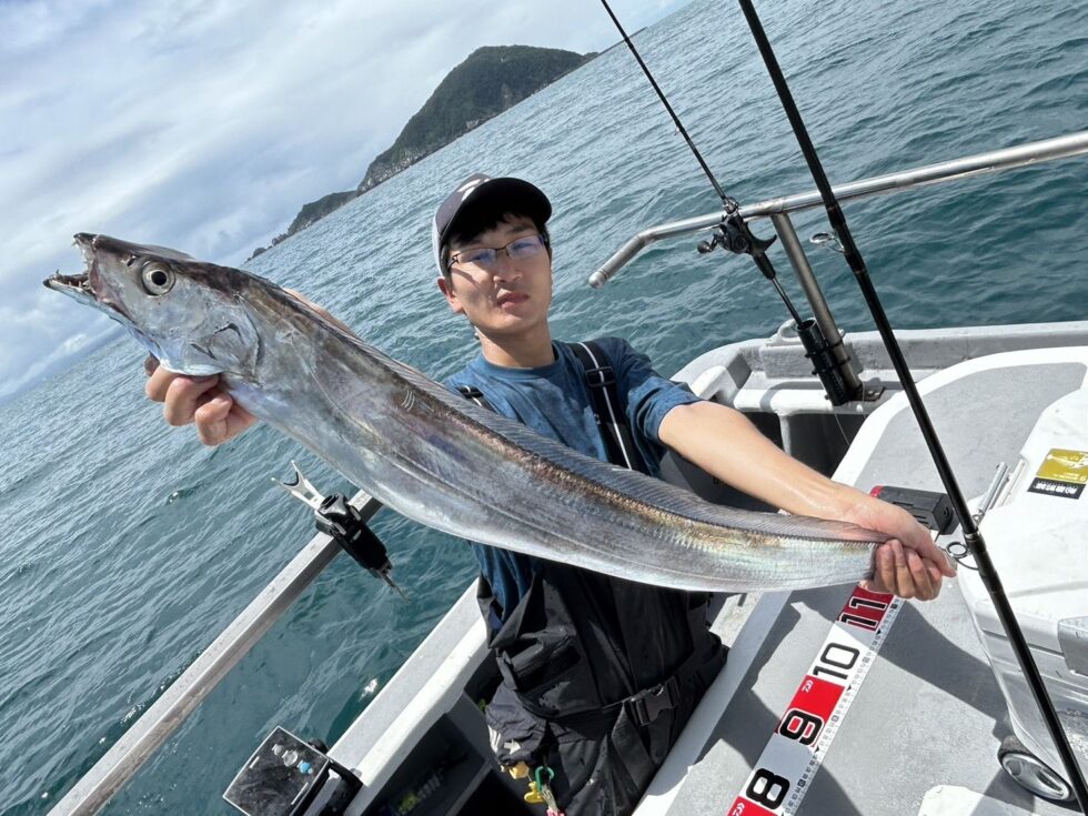 テンヤタチウオ専門で出船！大型タチウオぼこぼこー！一気に活性あがってきましたよ！