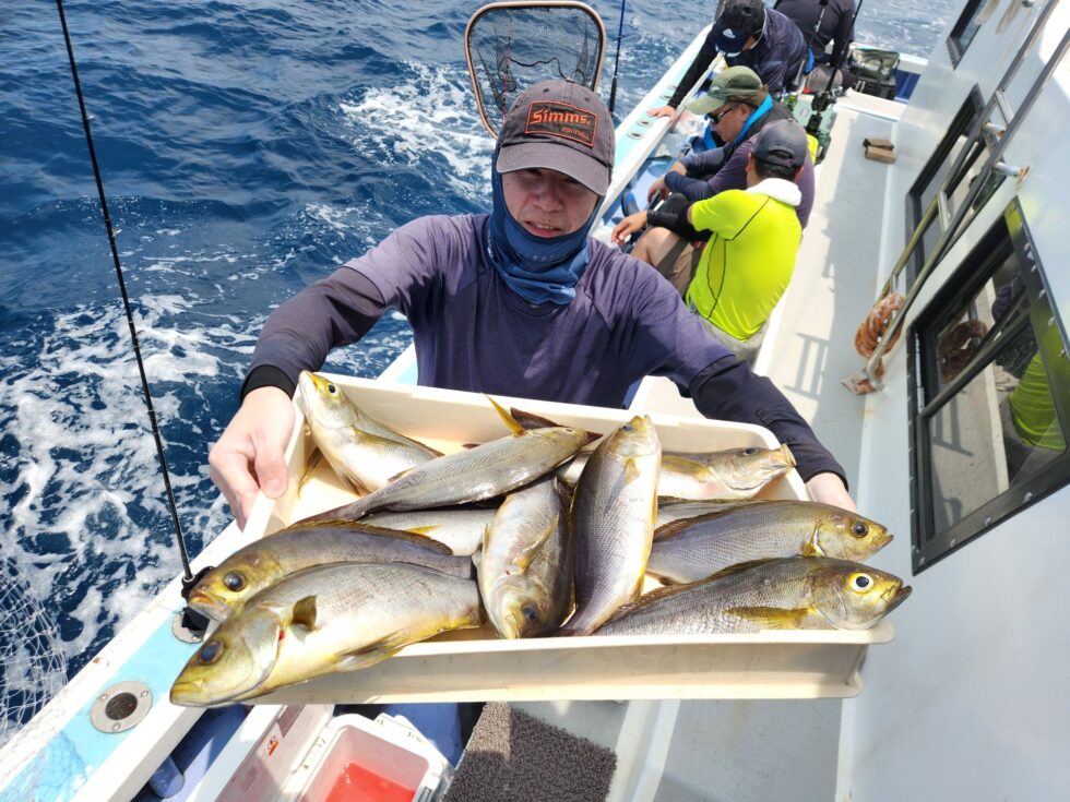 明日(月)テンヤタチウオ出船！空き多数
