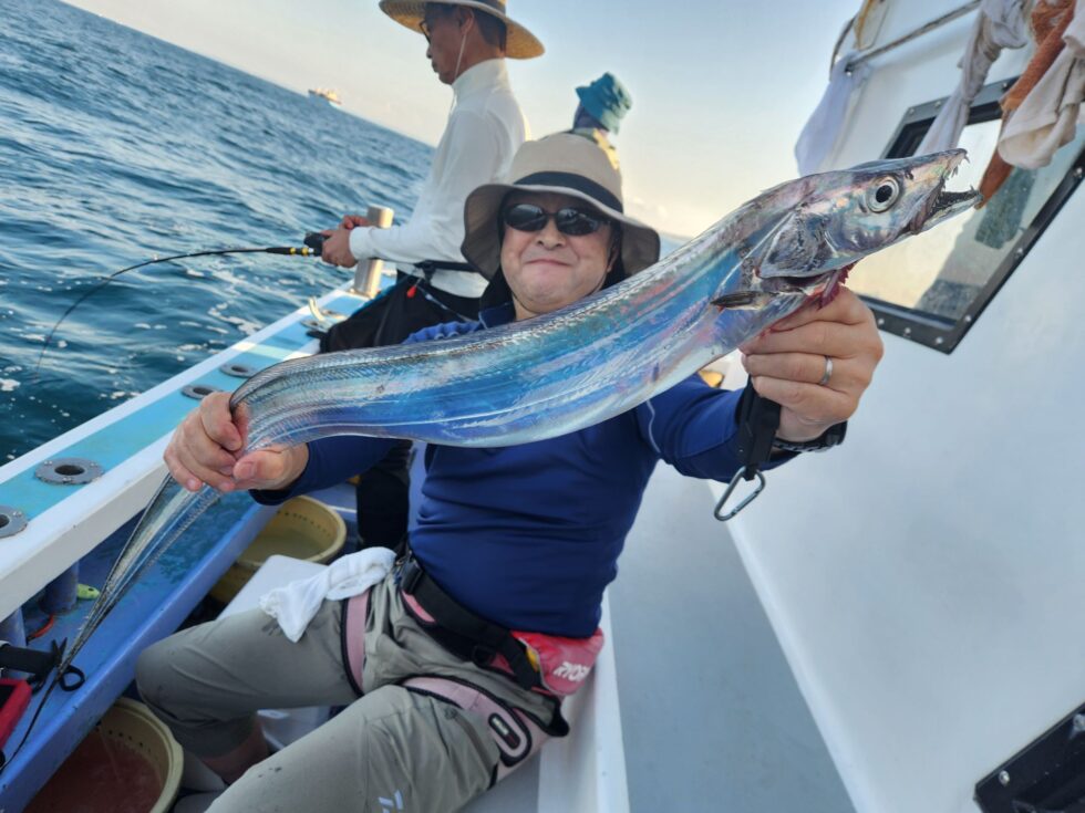 テンヤタチウオ釣り専門で出船です！テンヤ50号統一