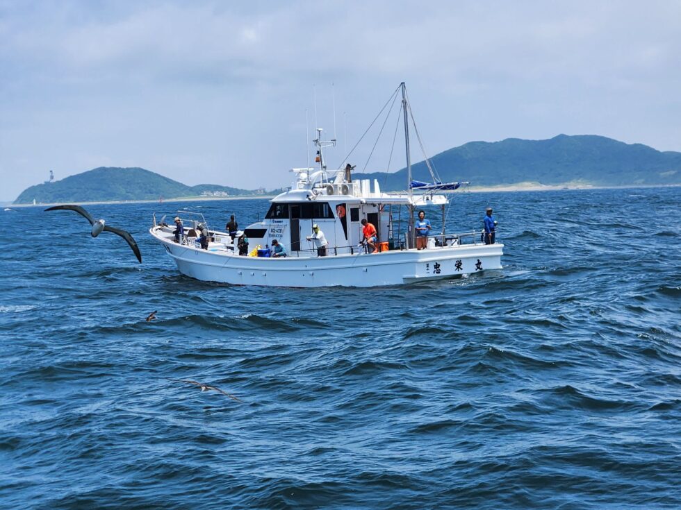 明日、イサキ釣り、テンヤタチウオ釣り、空き多数。