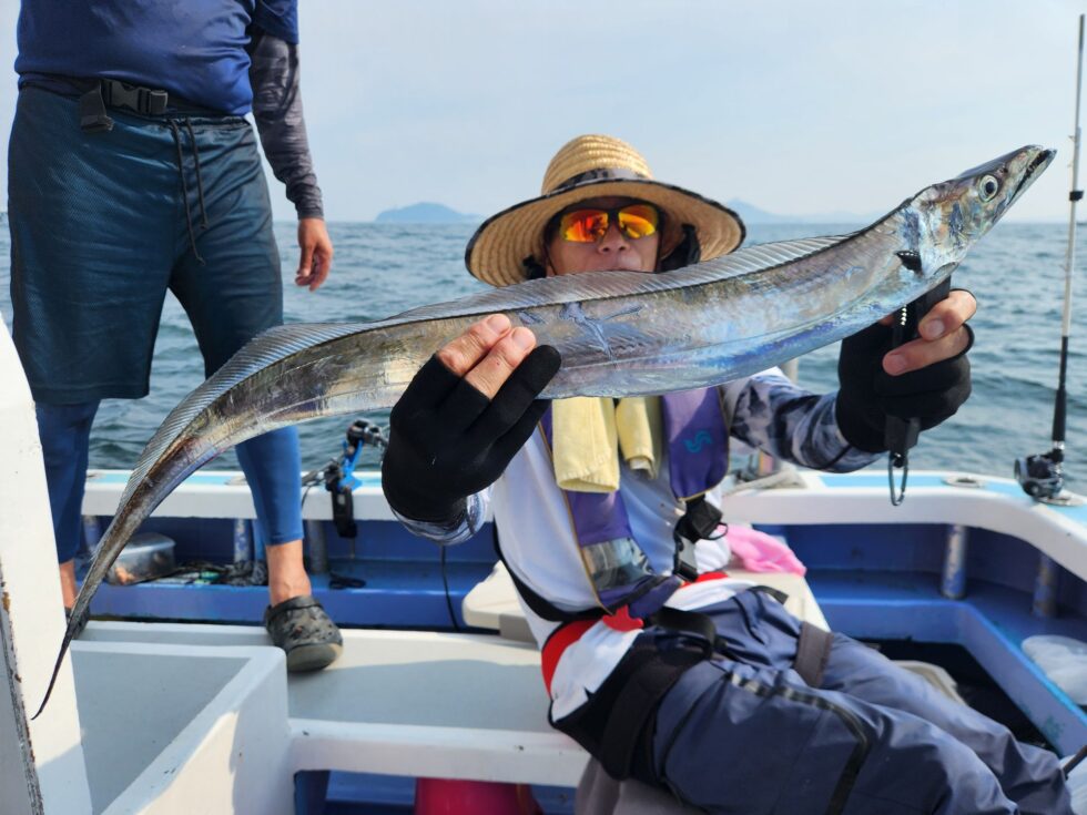 明日(火)2隻分乗ゆったり釣行、予約お待ちしてます