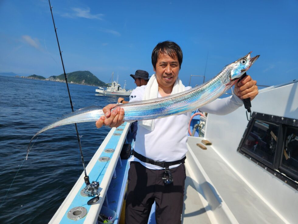 2隻に分乗ゆったり釣行でした