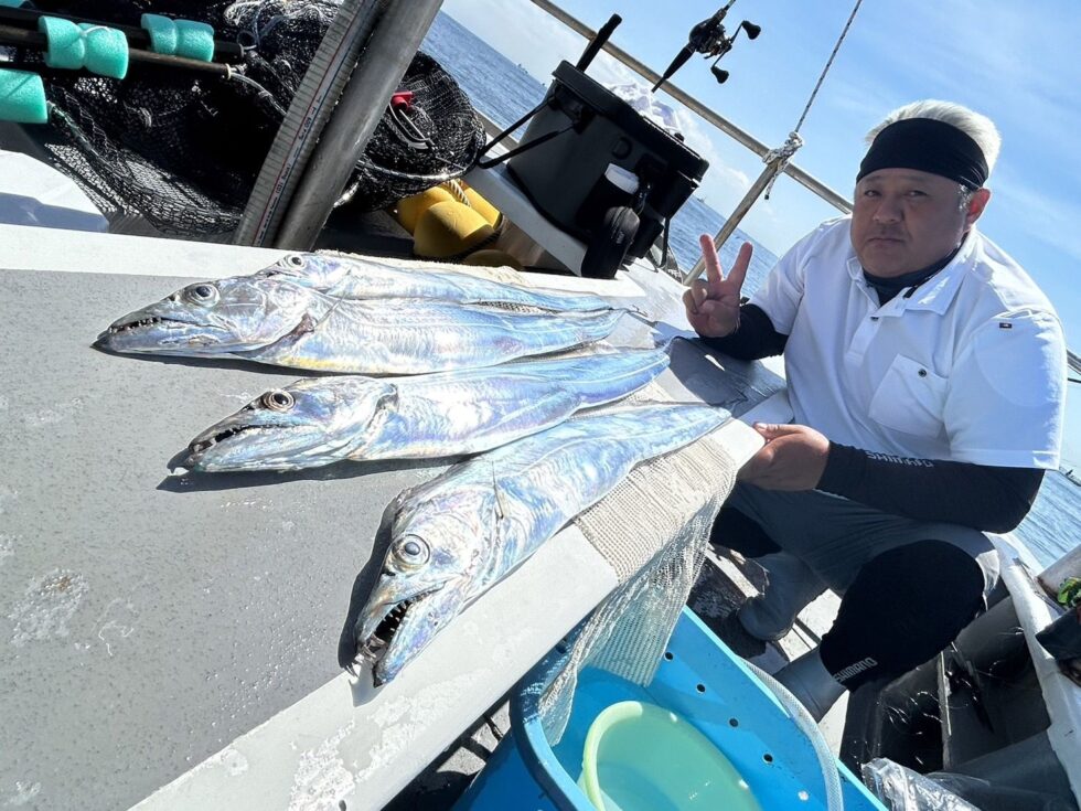 伊良湖水道タチウオ豪快！