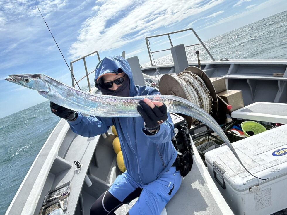 ２隻分乗ゆったり釣行でした、明日(木)かなり空き多数、朝の飛び入りOK