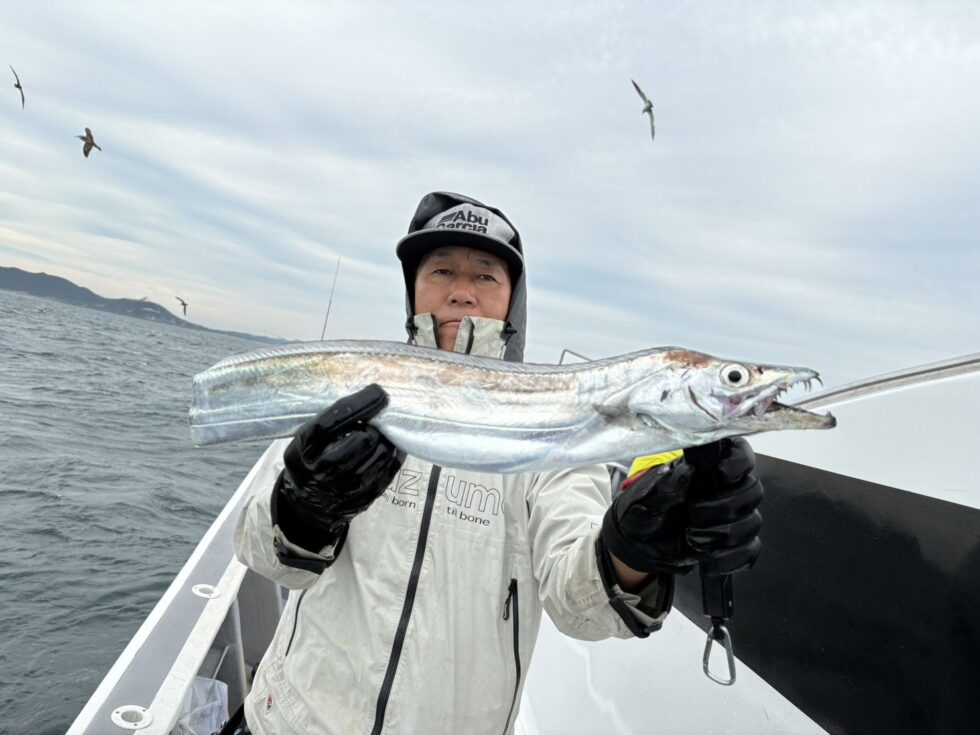 ガッツリ尾切れ!