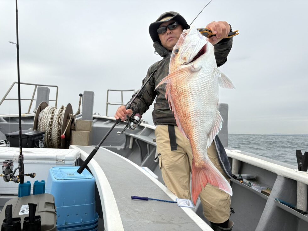 明日(水)一つテンヤ真鯛釣り出船確定!先日の写真です。