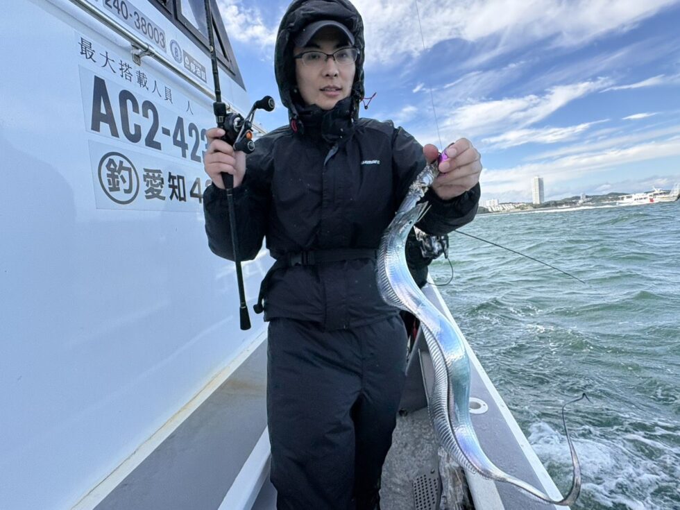 明日(日)は朝便タチウオ船、ウタセ五目船。午後ショート便タチウオ船、ウタセ五目船。予約受付中！