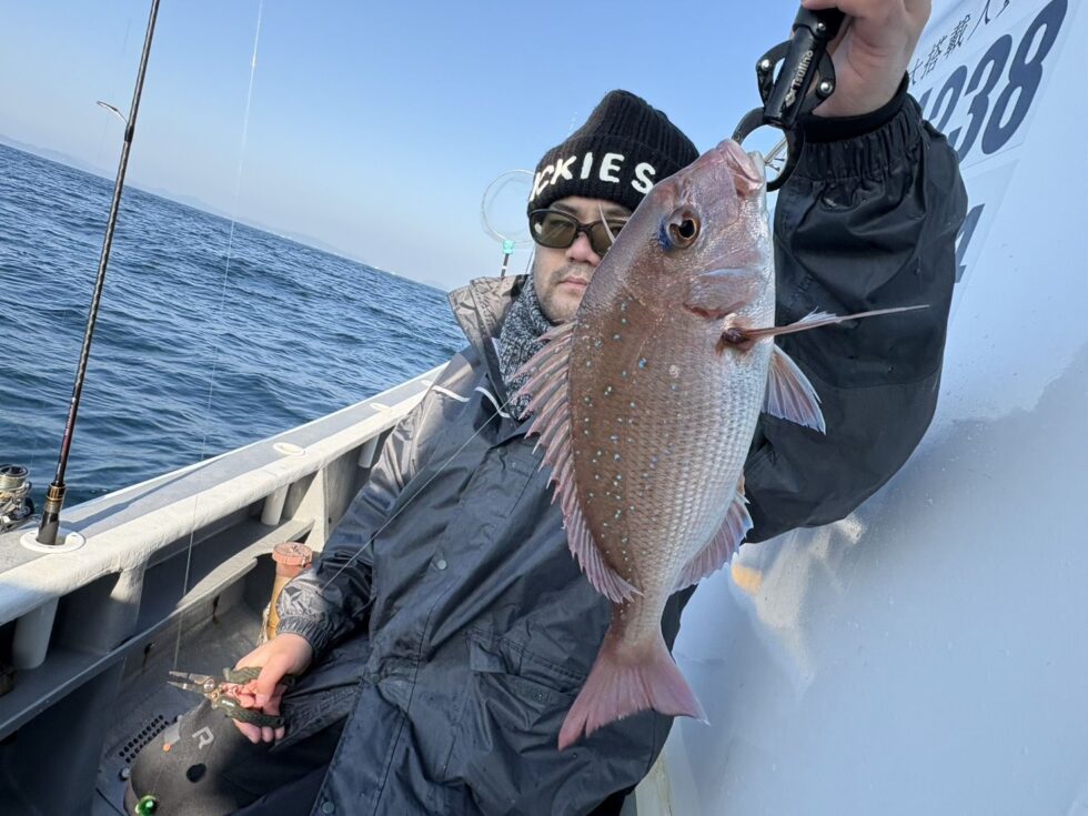 伊勢湾一つテンヤ真鯛船!今日も絶好調ー!