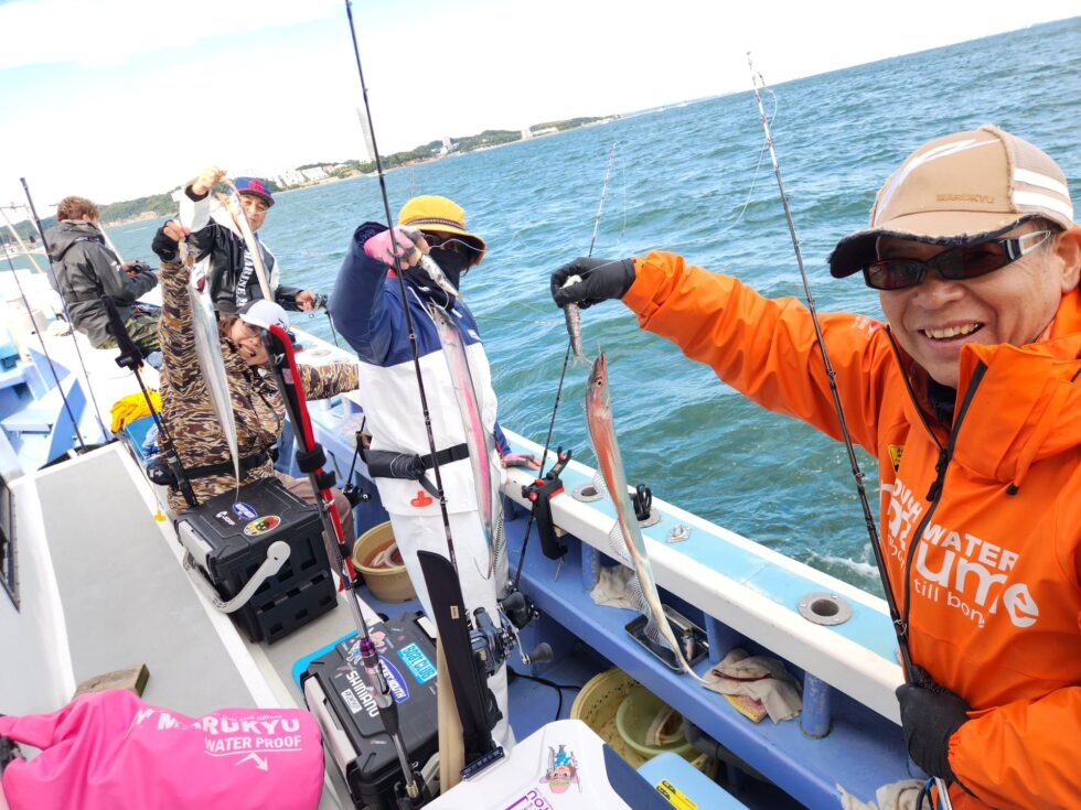 テンヤタチウオ絶好調ー！明日(日)は沖合いへ直行です！