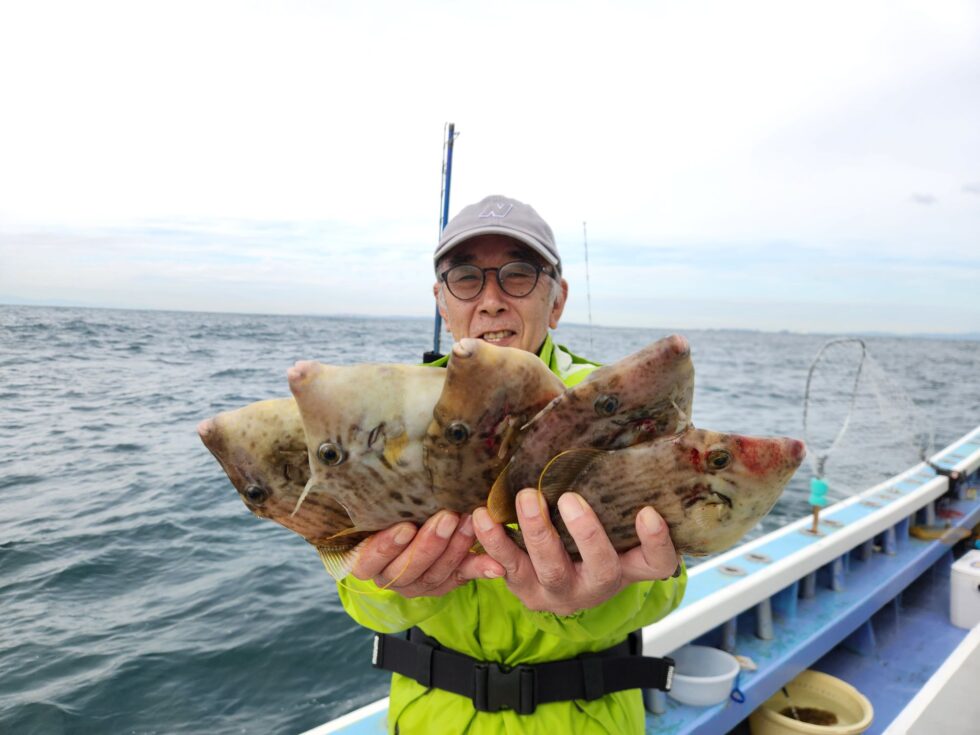 ウタセ五目船、一つテンヤ真鯛船、タチウオ船、予約受付中！