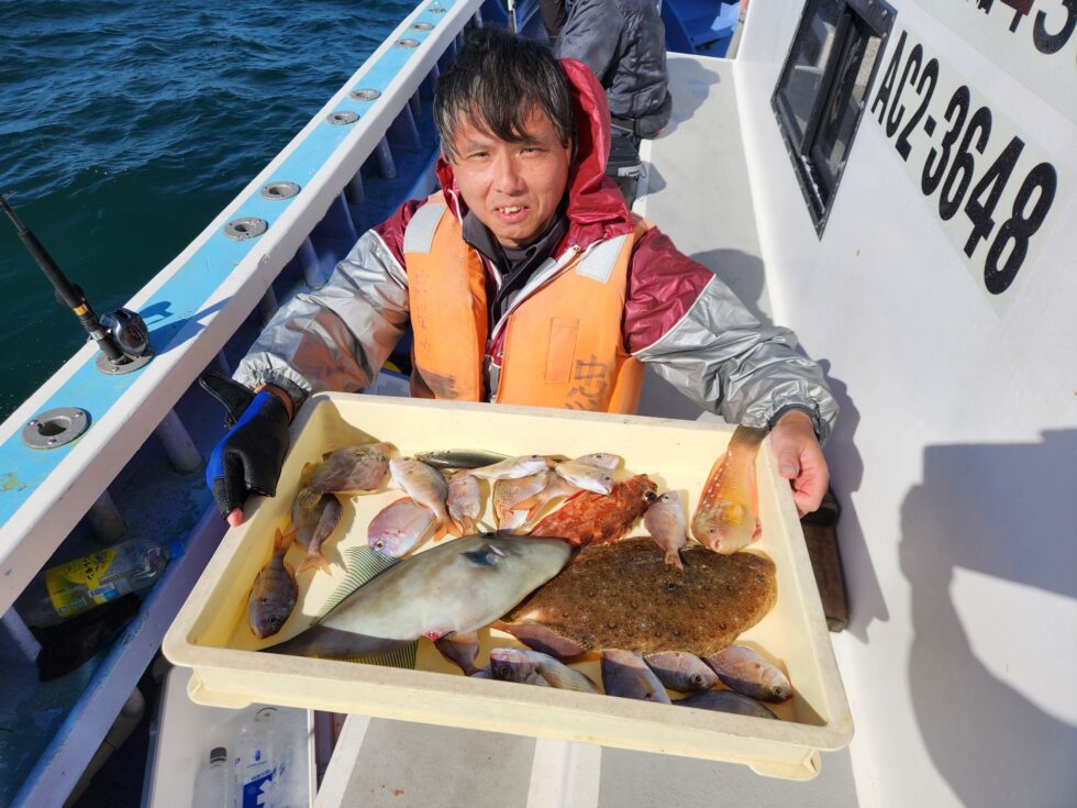 明日(日)タチウオ船、ウタセ五目船、出船確定です!