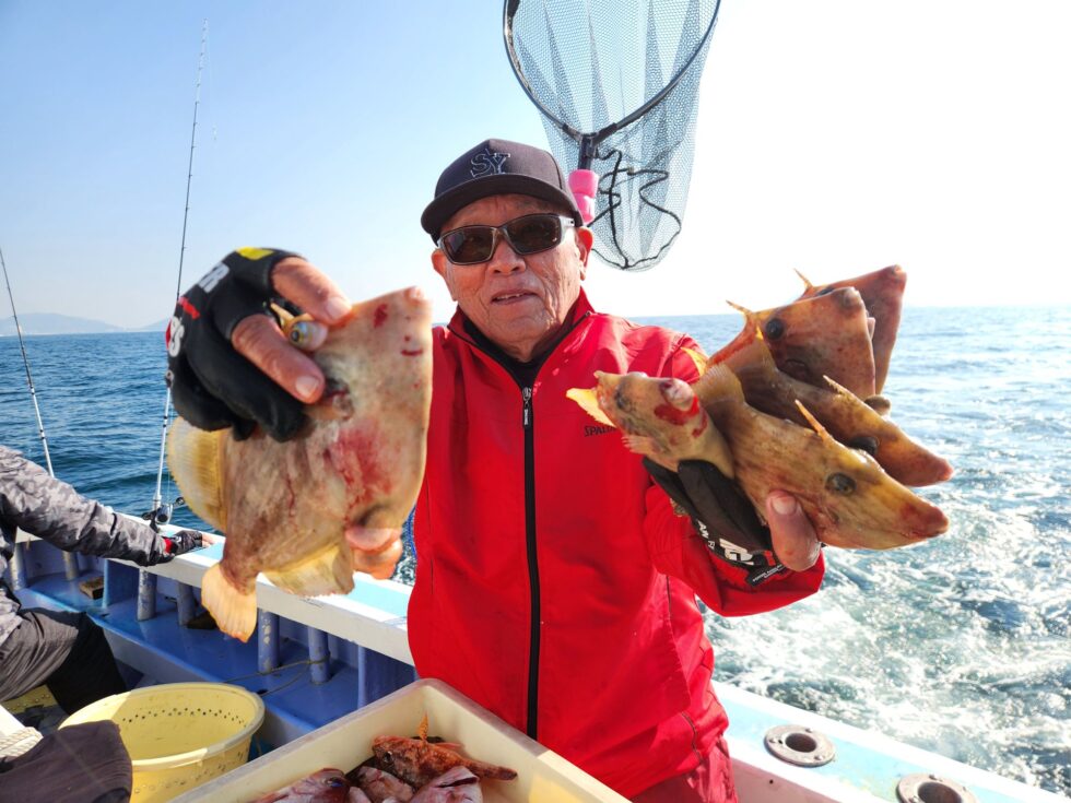 ウタセ五目船!活きウタセエビたっぷり積み込んで多彩な釣果!