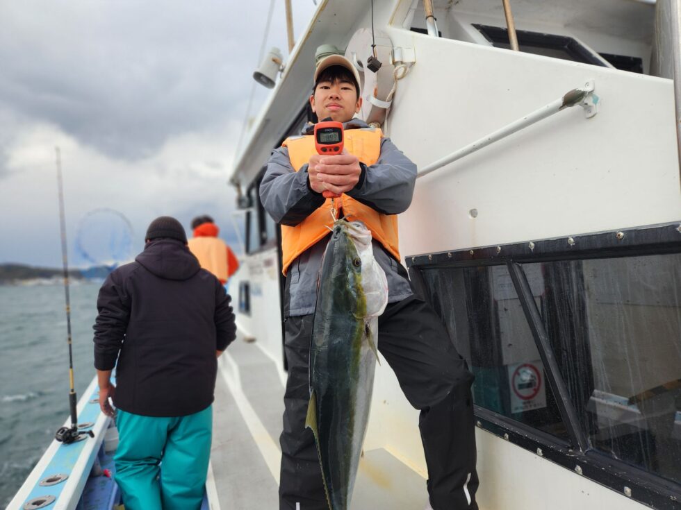 ベイト反応から極太ブリゲット！