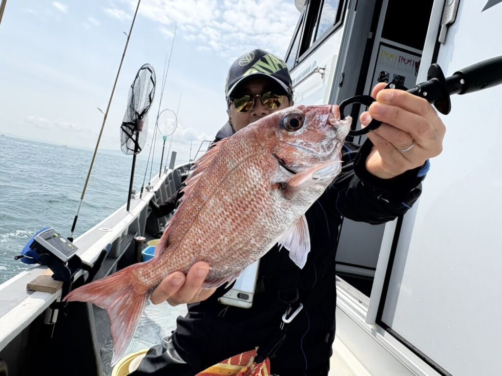 伊勢湾一つテンヤ真鯛釣り出船！ライトタックルでのやりとりが最高に面白いっ！