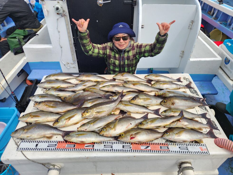 大山沖イサキ荒食いっ！33匹ゲット！