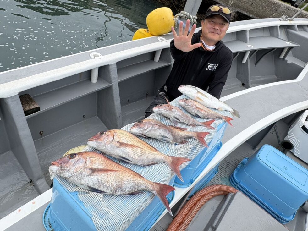 真鯛48㎝筆頭に釣りまくりー！