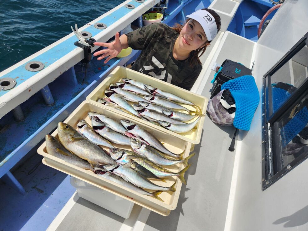イサキ、アジ！２人分の釣果です。楽しめましたね。