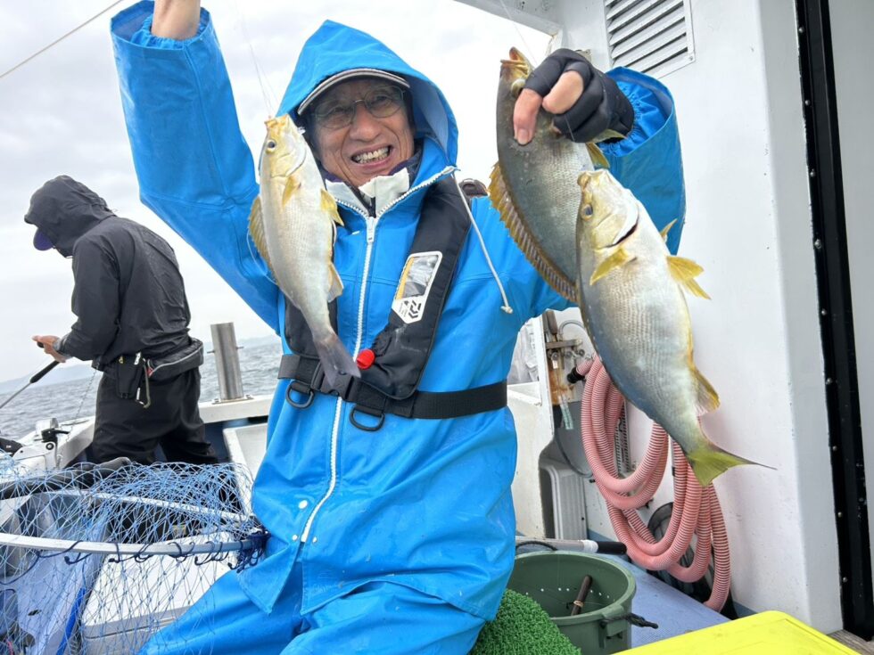 ３連で！