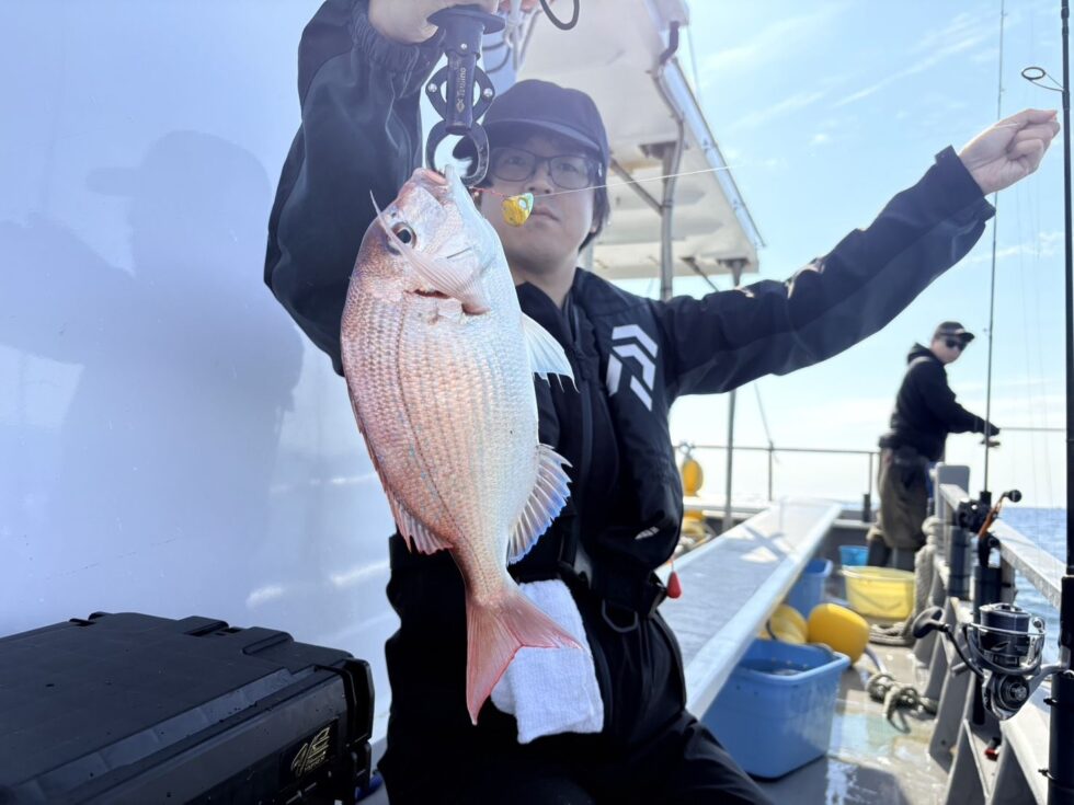 明日(金)イサキ船、一つテンヤ真鯛船、出船確定です！