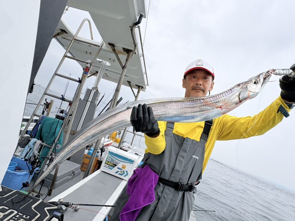 伊良湖沖テンヤタチウオ専門！初日から船中40本の爆釣ー！
