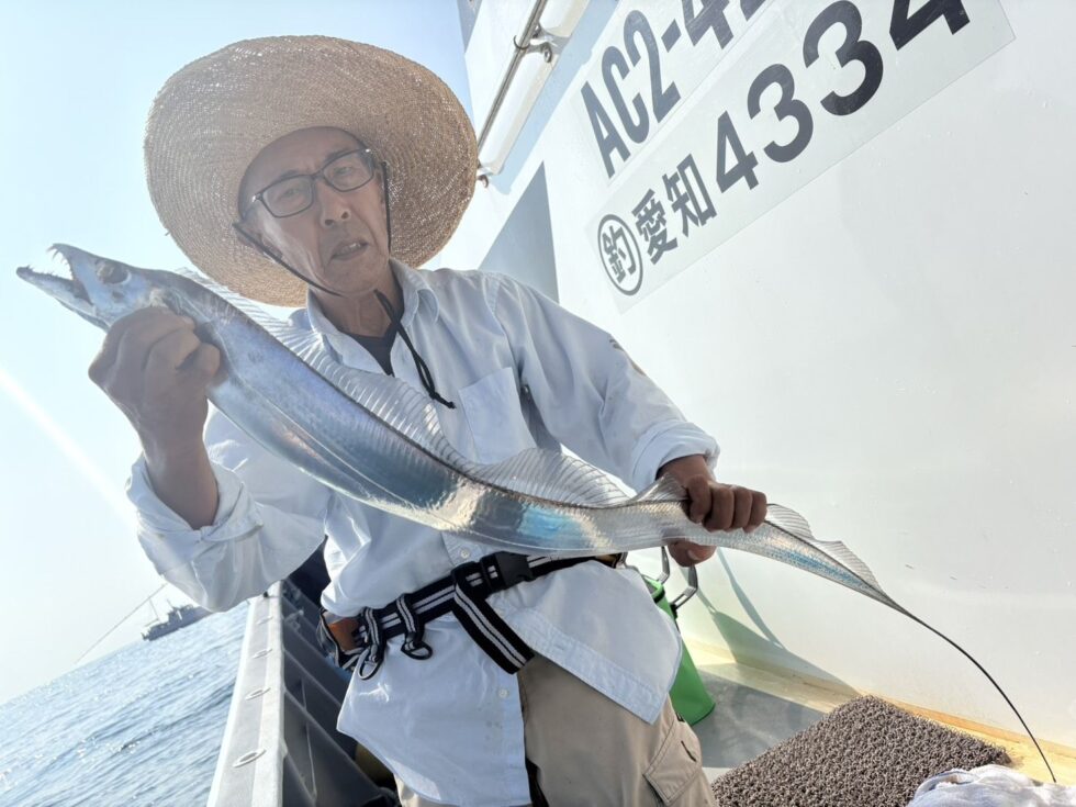 朝便伊良湖沖タチウオ出船！