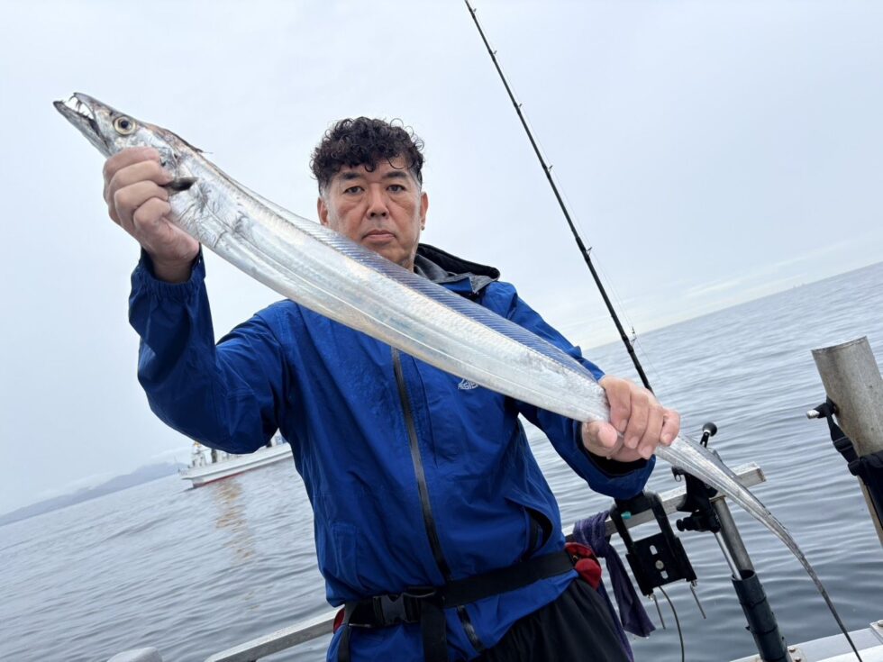 明日(土)朝便伊良湖沖テンヤタチウオ出船。午後ショート便タチウオ出船。どちらも空き多数、飛び入りOK