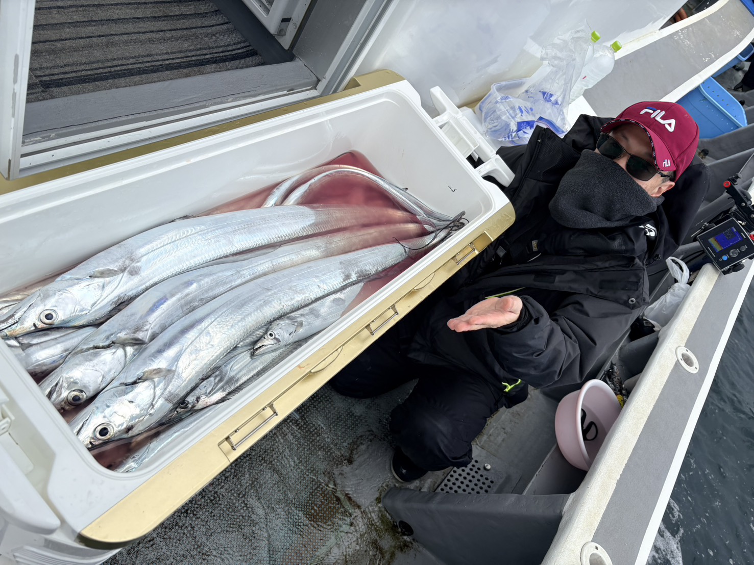 タチウオ爆釣ー！最大119.5㎝、竿頭59本！ 写真21