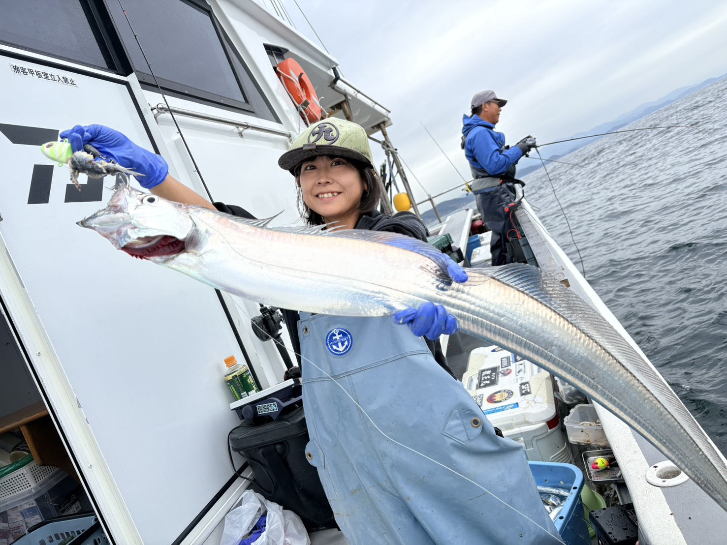 タチウオ爆釣ー！最大119.5㎝、竿頭59本！