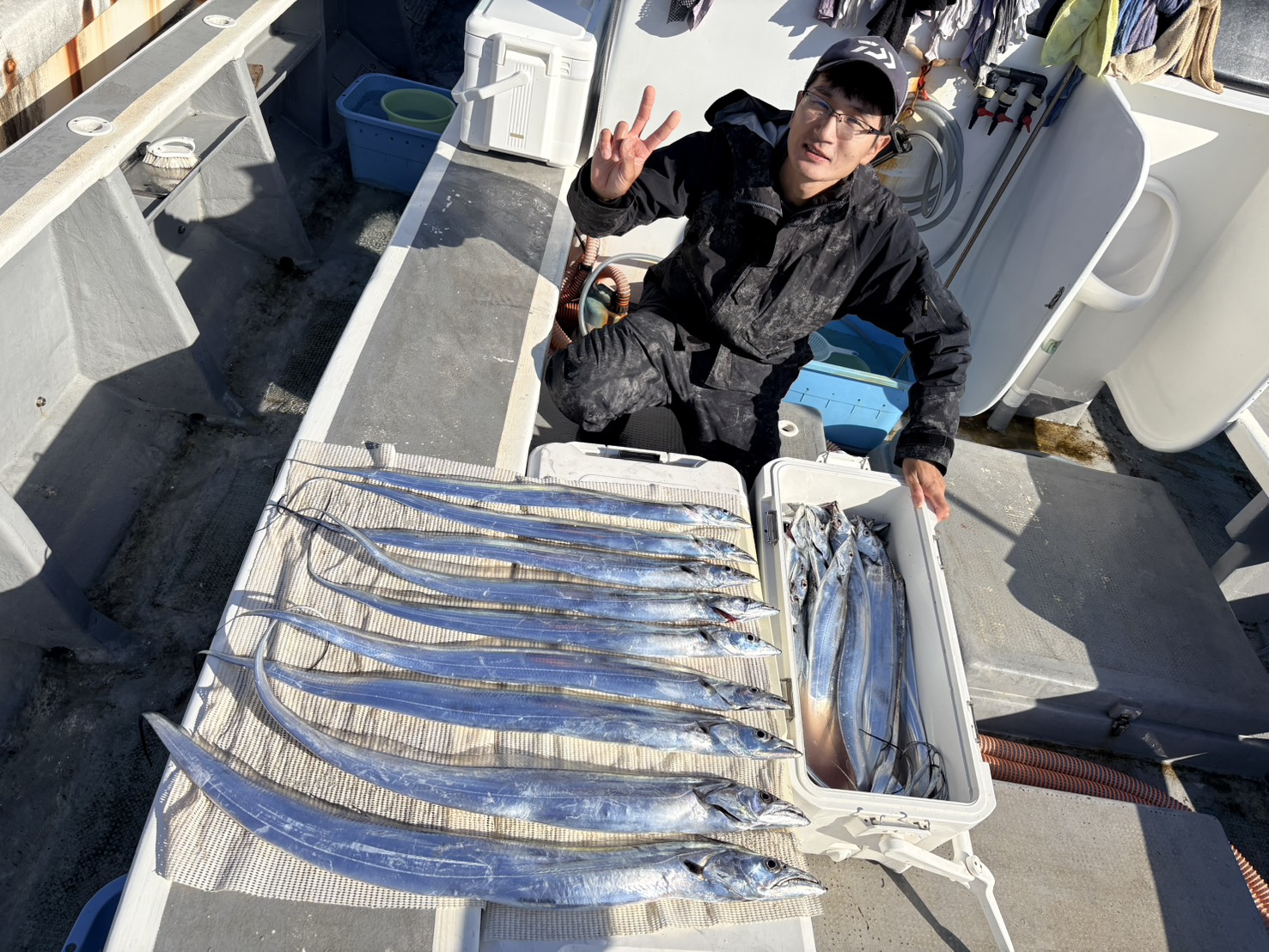伊良湖水道大型タチウオ爆釣ー！ 写真15