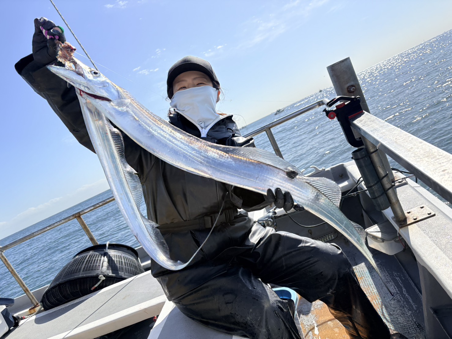 伊良湖水道大型タチウオ爆釣ー！ 写真8