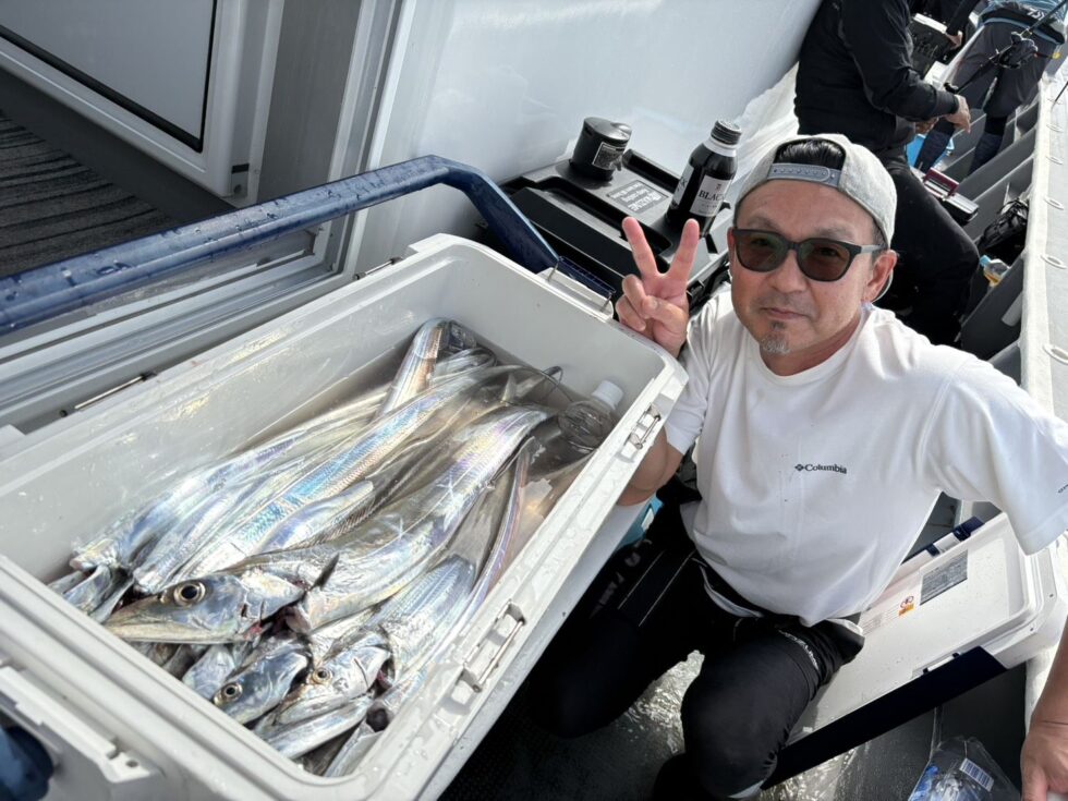 明日も出船確定！ウタセ五目も出船！活きウタセエビ入荷中！
