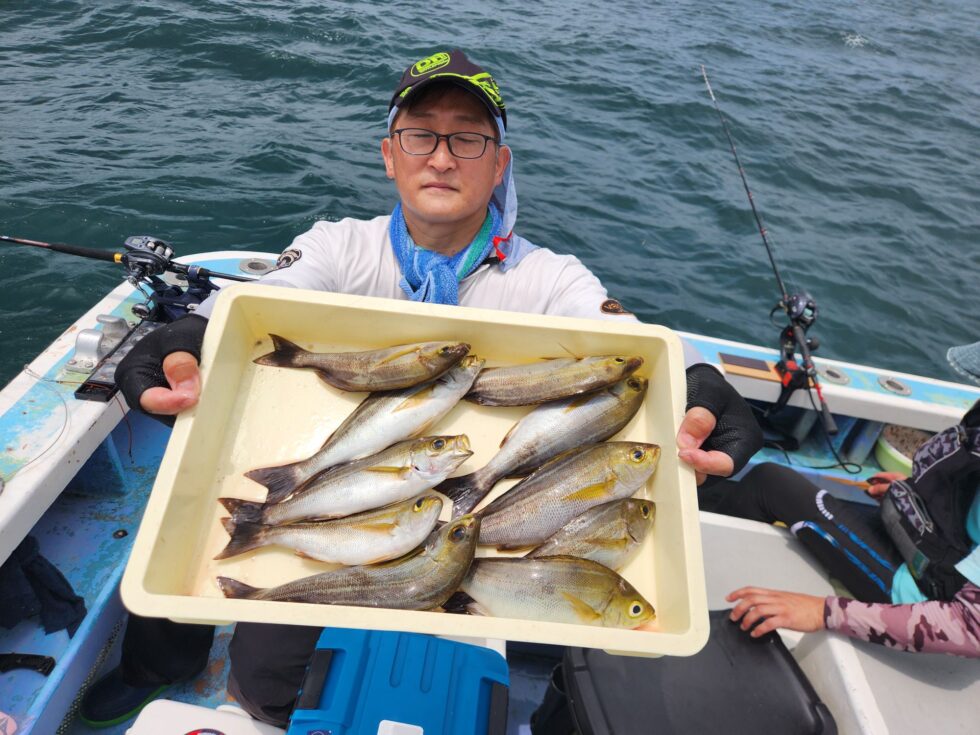 明日(日)テンヤタチウオ専門2隻分乗します。PEライン1.5~2号厳守お願いします